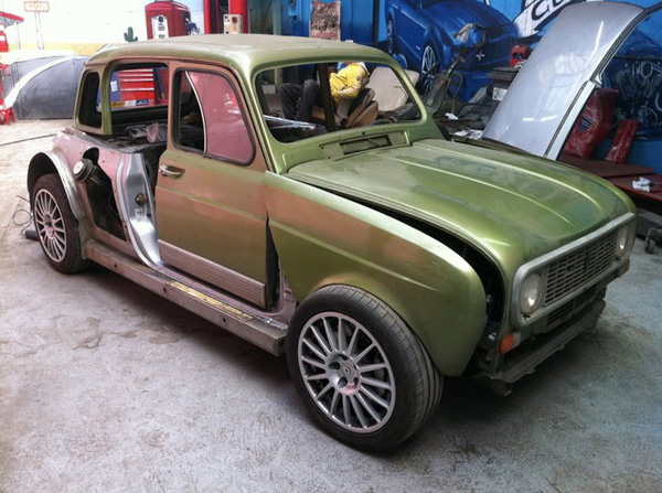 Renault 4L3000